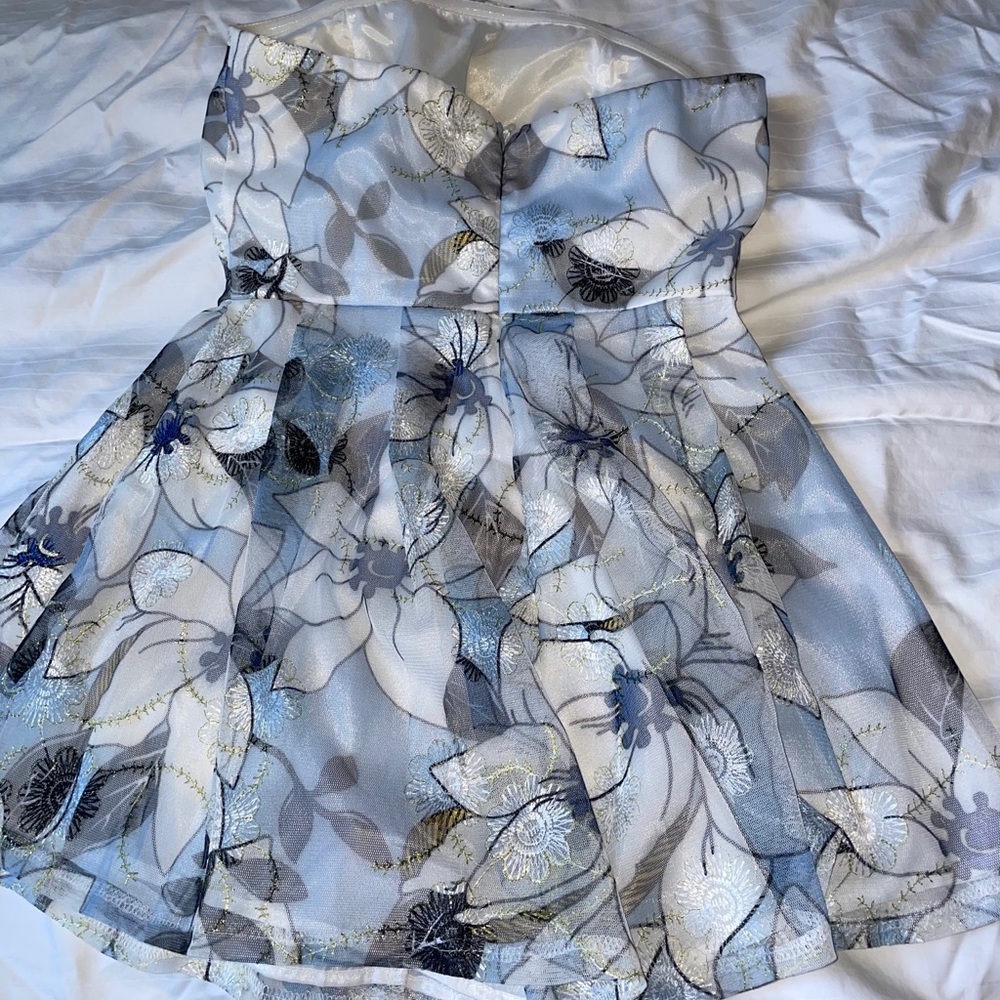 sleeveless flower dress